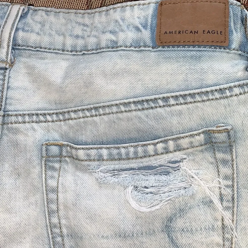 EXCELLENT DISTRESSED CONDITION WOMEN’S SIZE 2 AMERICAN EAGLE TOMGIRL SHORTIE